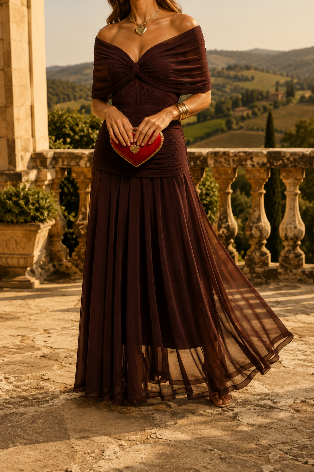 Abito lungo elegante con scollo drappeggiato