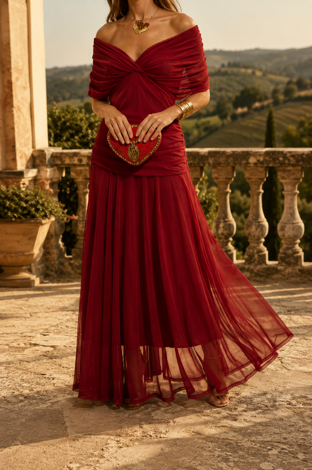 Abito lungo elegante con scollo drappeggiato