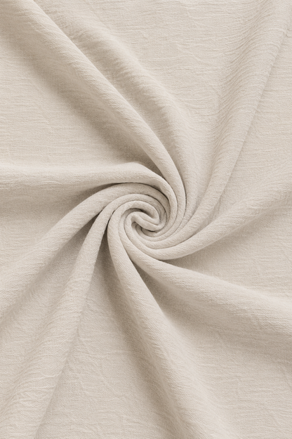 Tuta elegante con collo alto e pantaloni palazzo